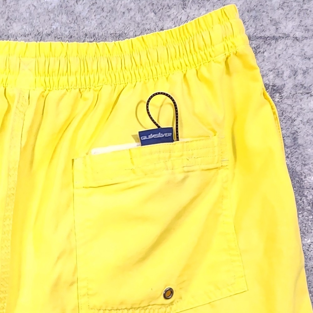 Quicksilver Swimming Truncks Men's Size L yellow Draw String Closer